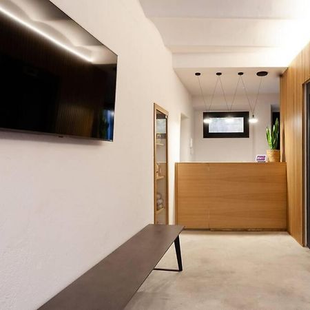 ז'ירונה Velo Vern 1 Beautiful New Apartment 2 Bed Ensuite מראה חיצוני תמונה