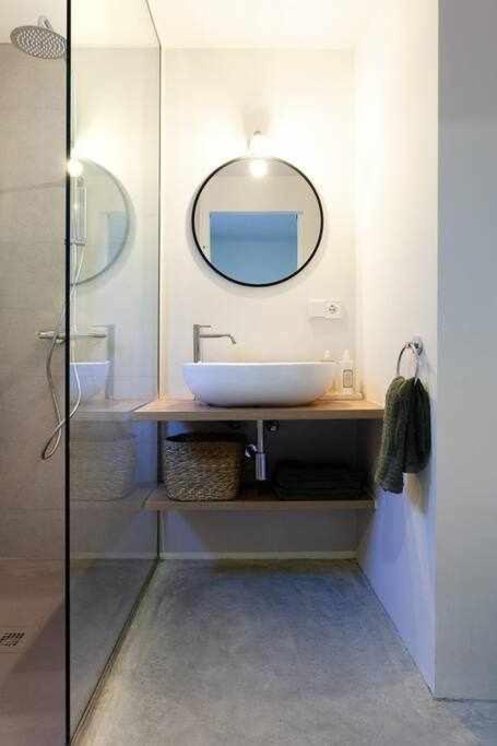 ז'ירונה Velo Vern 1 Beautiful New Apartment 2 Bed Ensuite מראה חיצוני תמונה